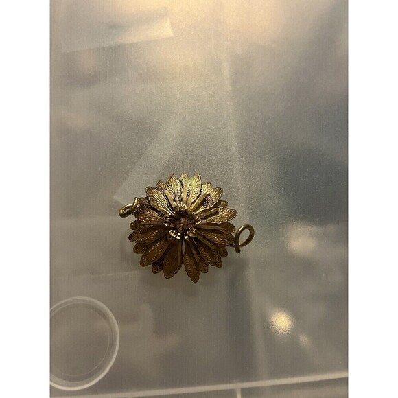 Gold Tone Round Filigree Flower Fashion Brooch Scarf Lapel Pin - Picture 1 of 3